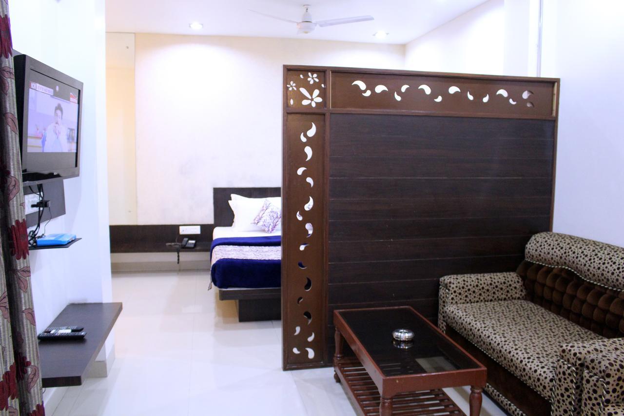 Hotel Aarya Inn Raipur  Ngoại thất bức ảnh