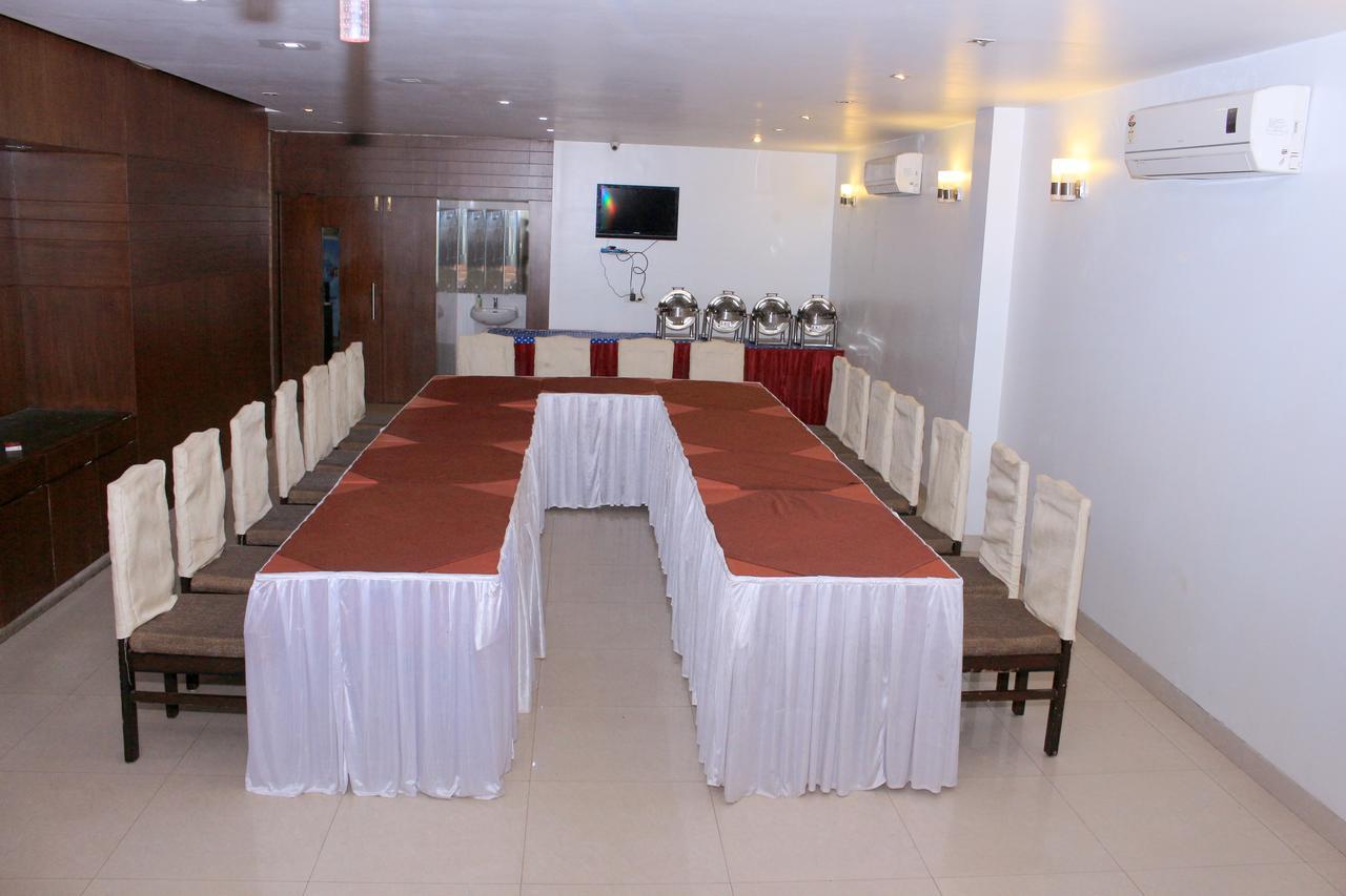 Hotel Aarya Inn Raipur  Ngoại thất bức ảnh
