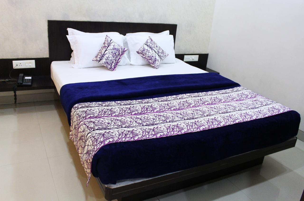 Hotel Aarya Inn Raipur  Ngoại thất bức ảnh
