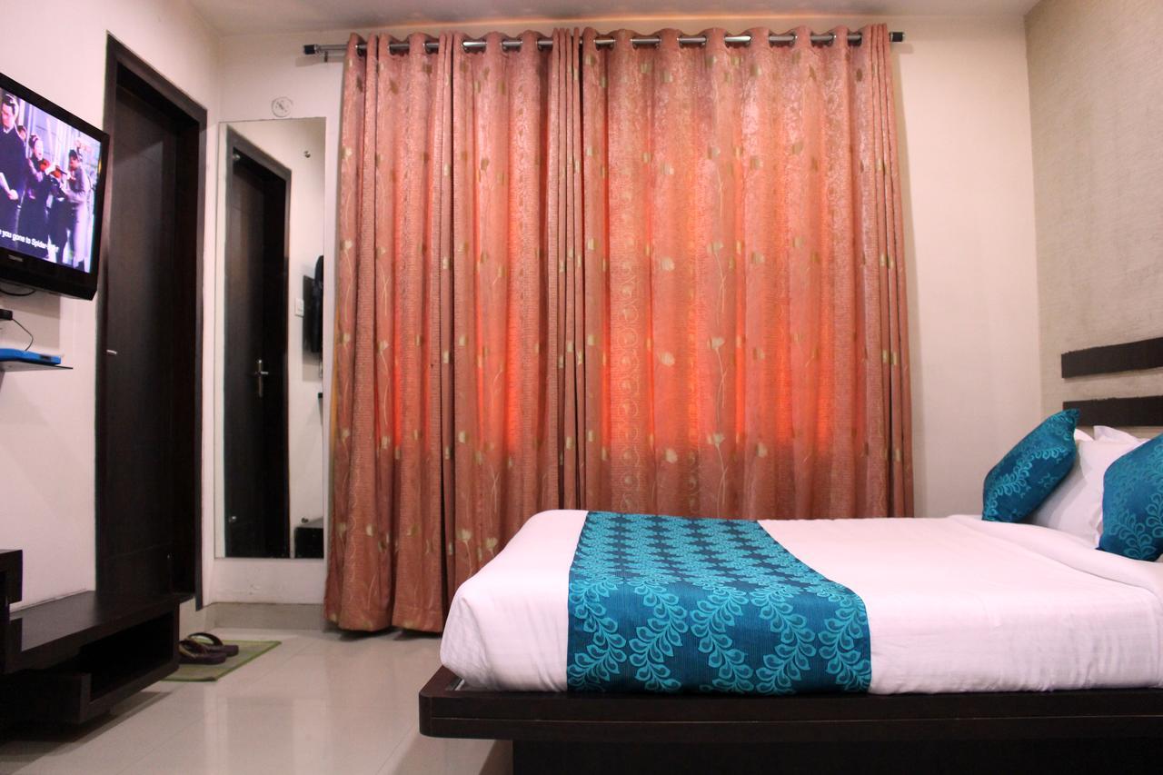 Hotel Aarya Inn Raipur  Ngoại thất bức ảnh