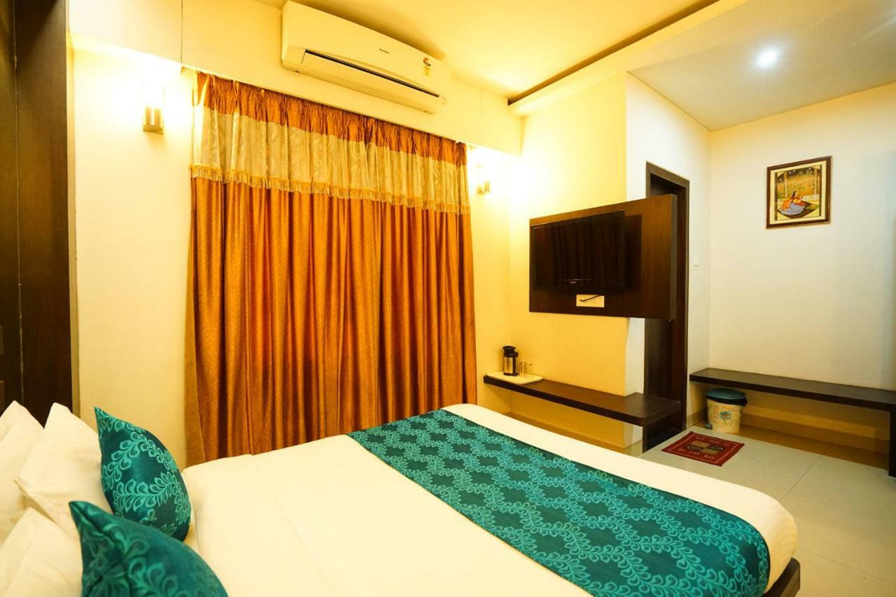 Hotel Aarya Inn Raipur  Ngoại thất bức ảnh